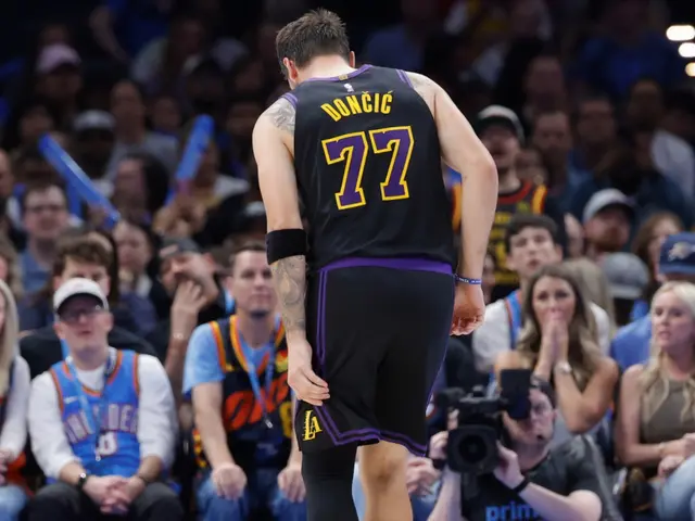 Luka Dončić sofre lesão na coxa e preocupa Los Angeles Lakers